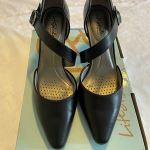 Size 10 Women’s Life Stride Black Heals New with Box